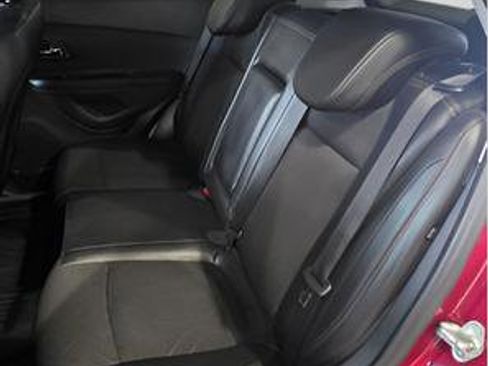 Used 2019 Chevrolet Trax LT w/ LT Convenience Package FWD image 27