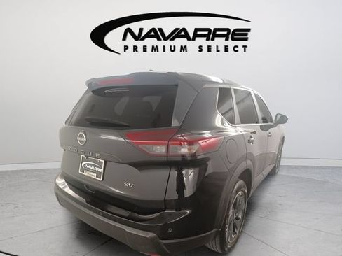 Used 2024 Nissan Rogue SV FWD image 8