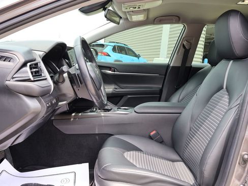 Used 2021 Toyota Camry SE FWD image 22