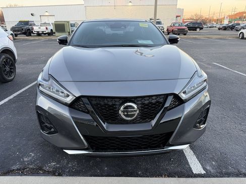 Used 2021 Nissan Maxima SR w/ Sport Mat Group image 2
