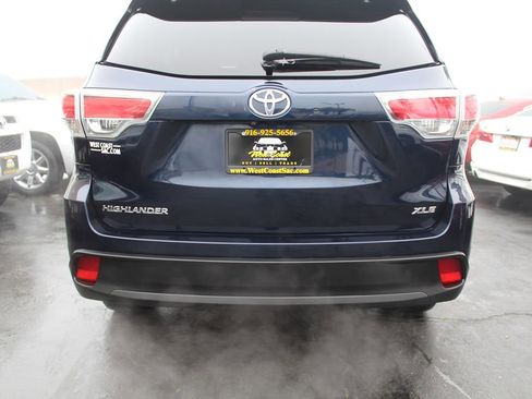 Used 2015 Toyota Highlander XLE image 15
