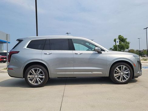 Used 2025 Cadillac XT6 Premium Luxury AWD/4WD image 9
