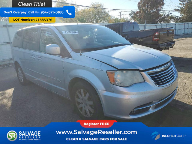 Used 2012 Chrysler Town & Country Touring w/ Entertainment Group #1 FWD image 5