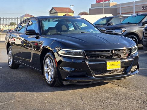 Used 2023 Dodge Charger SXT image 3