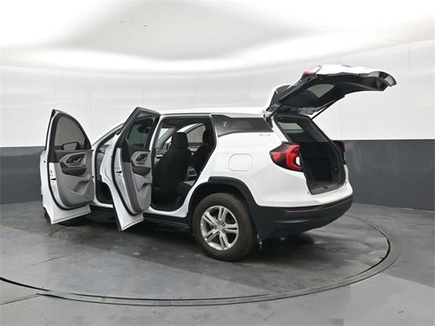 Used 2024 GMC Terrain SLE image 47
