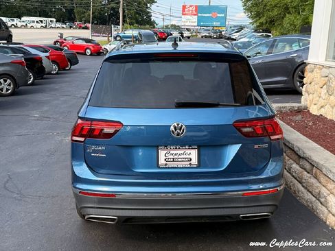 Used 2020 Volkswagen Tiguan SE w/ Panoramic Sunroof Package image 12