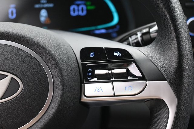 Used 2026 Hyundai Elantra Hybrid FWD image 22