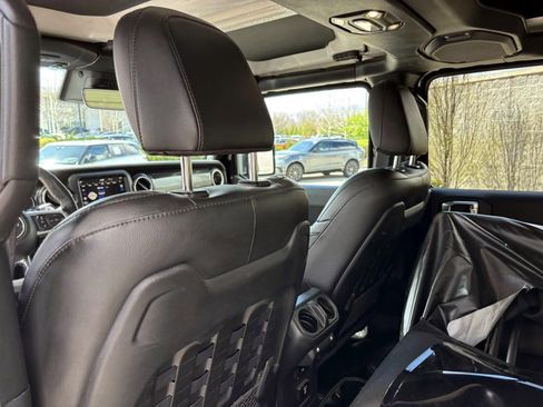 Used 2021 Jeep Wrangler Unlimited Rubicon w/ Dual Top Group AWD/4WD image 25
