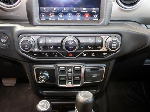 Used 2021 Jeep Gladiator Overland w/ Uconnect 4C Nav & Sound Group AWD/4WD image 23