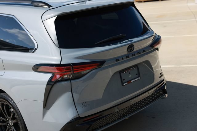 Used 2023 Toyota Sienna XSE FWD image 55