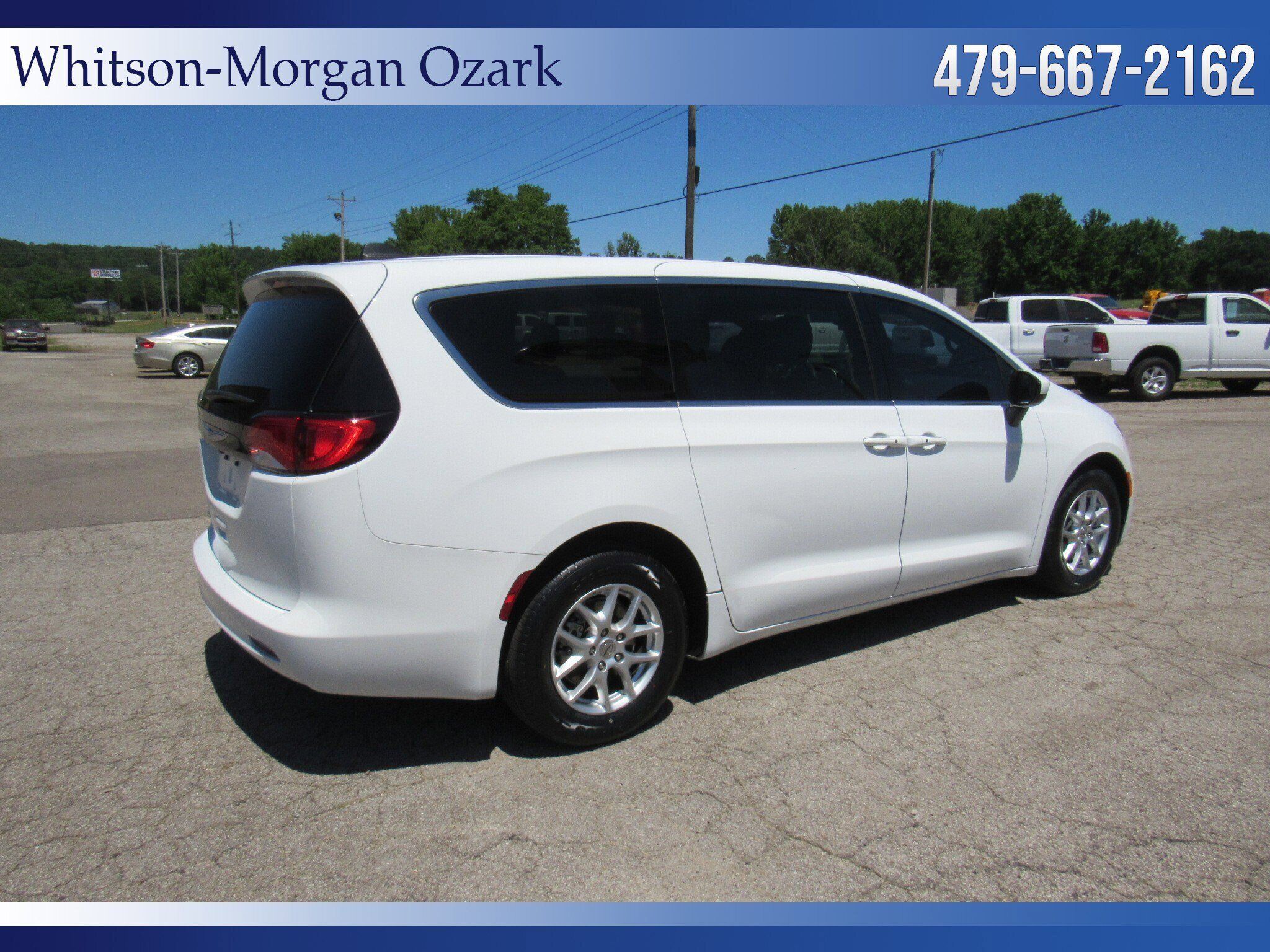 Used 2022 Chrysler Voyager LX FWD image 14