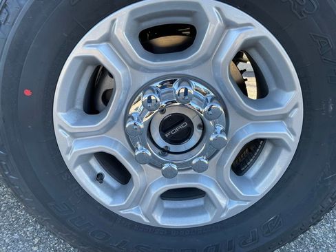 New 2026 Ford F250 XLT w/ FX4 Off-Road Package image 5