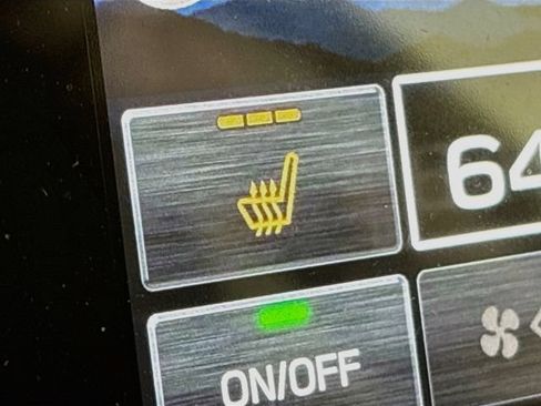 Certified 2025 Subaru Outback Onyx Edition AWD/4WD image 22