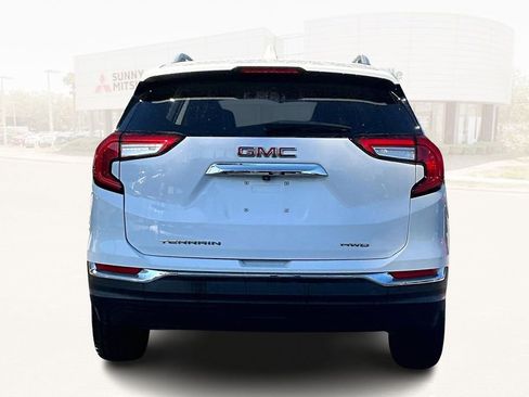 Used 2024 GMC Terrain SLT image 5