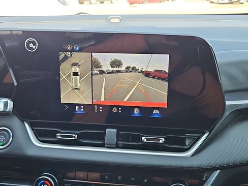 Certified 2026 Chevrolet Equinox LT w/ Convenience Package II FWD image 19