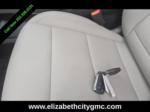 Used 2026 GMC Acadia Elevation w/ Elevation Premium Package FWD image 4