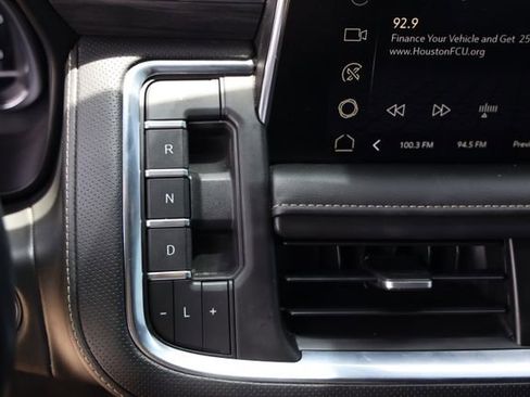 Used 2022 GMC Yukon XL SLT w/ SLT Luxury Package RWD image 26