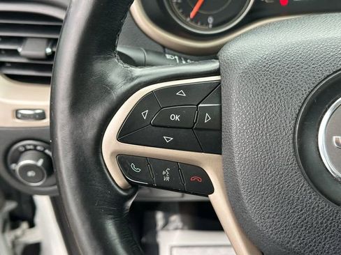 Used 2016 Jeep Cherokee Latitude w/ Comfort/Convenience Group image 13