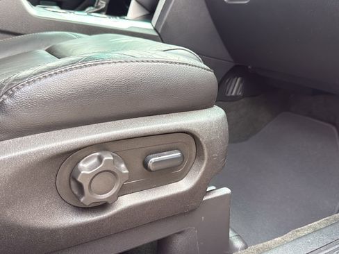 Used 2014 Ford Explorer XLT w/ Equipment Group 202A image 21