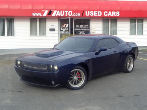 Used 2014 Dodge Challenger R/T RWD image 1