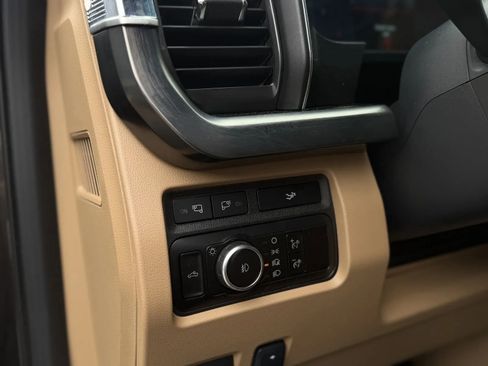 Used 2024 Ford F250 Lariat w/ Lariat Ultimate Package AWD/4WD image 17