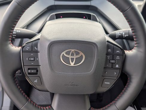 Used 2025 Toyota Prius Plug-In Hybrid image 18