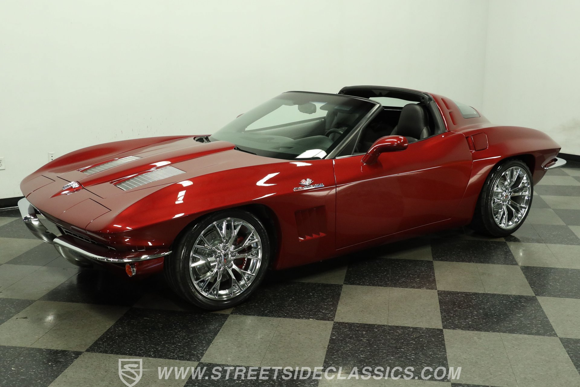 Used 2005 Chevrolet Corvette Coupe w/ Preferred Equipment Group RWD image 6