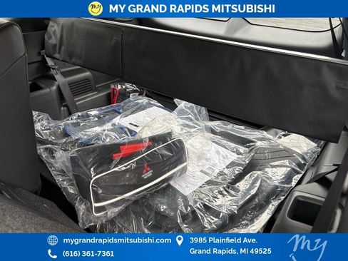 New 2025 Mitsubishi Outlander SEL image 26