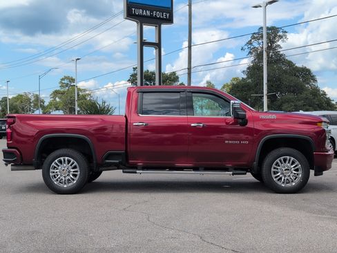 Used 2021 Chevrolet Silverado 2500 High Country w/ Z71 Off-Road Package AWD/4WD image 8