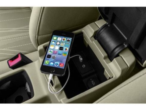 Used 2018 Ford Focus SE w/ SE Appearance Package image 19