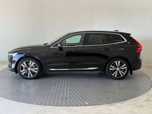 Used 2022 Volvo XC60 T8 Inscription AWD/4WD image 2