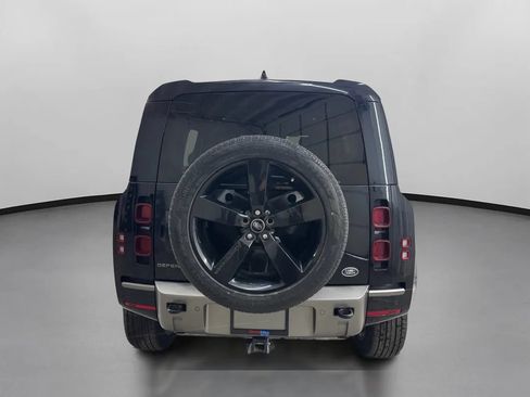 Used 2021 Land Rover Defender 110 X-Dynamic SE AWD/4WD image 8