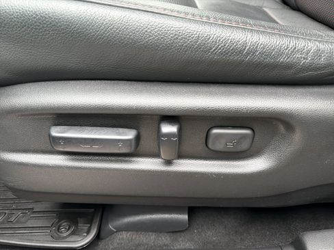 Used 2022 Honda Pilot Black Edition image 9