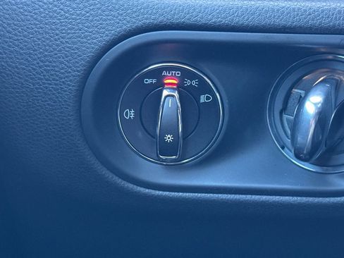 Used 2025 Porsche Macan Turbo image 34