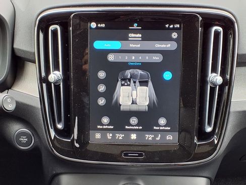 New 2026 Volvo XC40 B5 Core w/ Climate Package AWD/4WD image 17