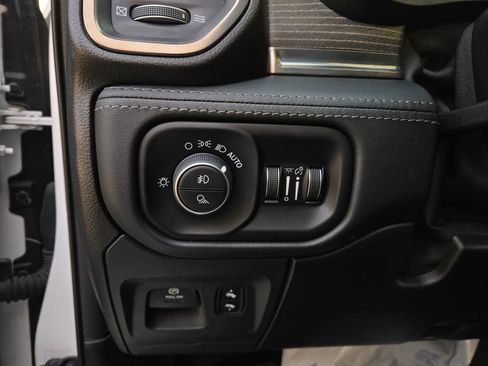 Used 2020 RAM 1500 Limited image 12