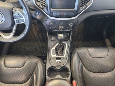 Used 2018 Jeep Cherokee Trailhawk w/ Quick Order Package 27L image 19