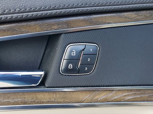 Used 2018 Lincoln MKX Select w/ Select Plus Package image 18