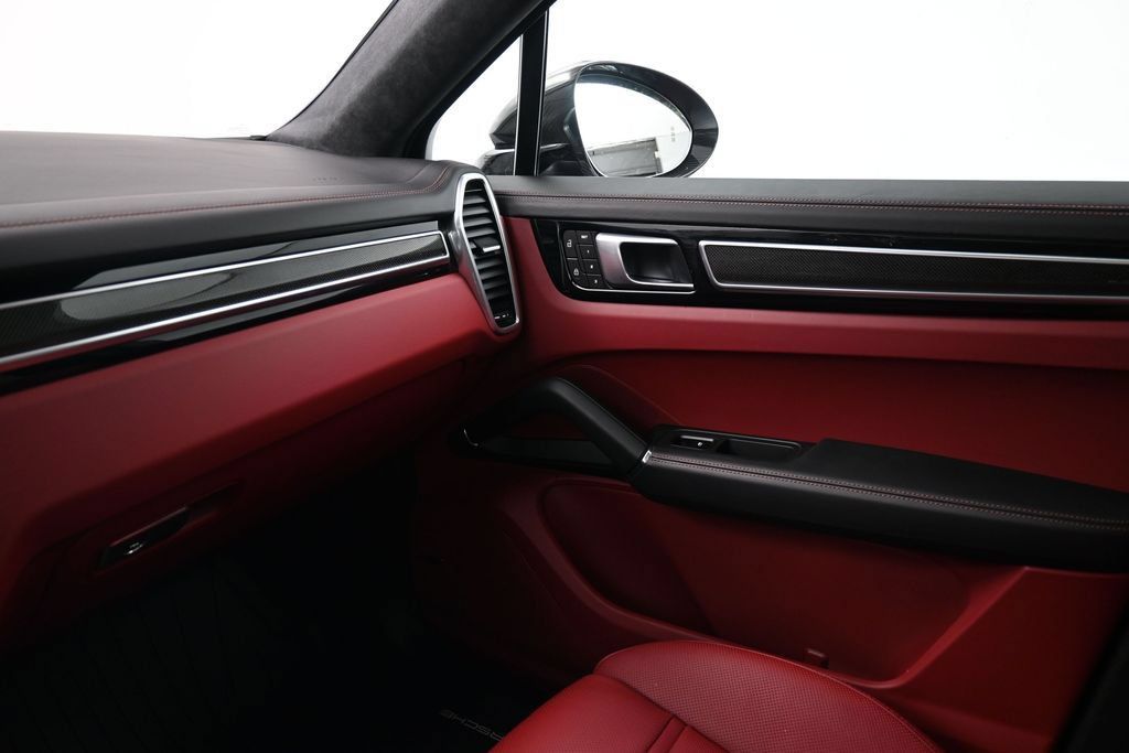 Used 2023 Porsche Cayenne GTS AWD/4WD image 31