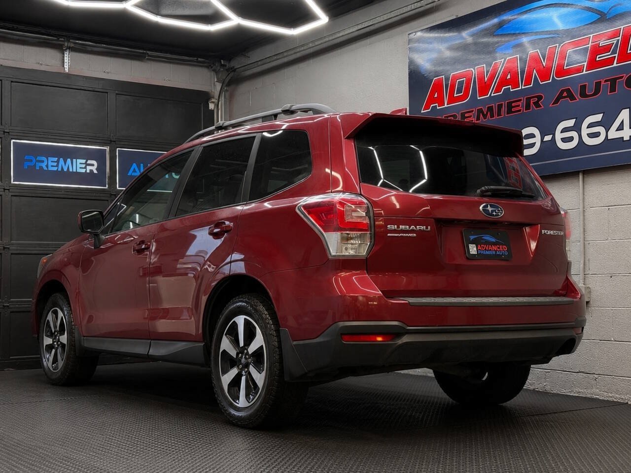 Used 2018 Subaru Forester 2.5i Premium w/ Protection Package #3 AWD/4WD image 4