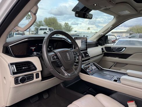 Used 2018 Lincoln Navigator Reserve image 20