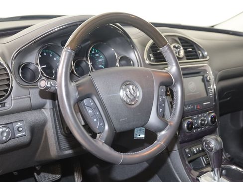 Used 2017 Buick Enclave Leather FWD image 6