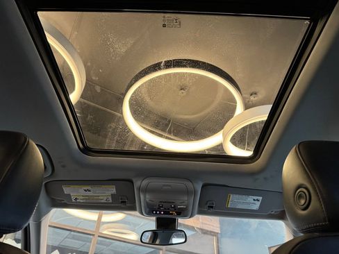 Used 2023 Chevrolet Equinox Premier FWD image 22