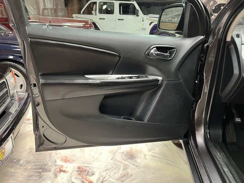 Used 2015 Dodge Journey American Value Package w/ Flexible Seating Group FWD image 25