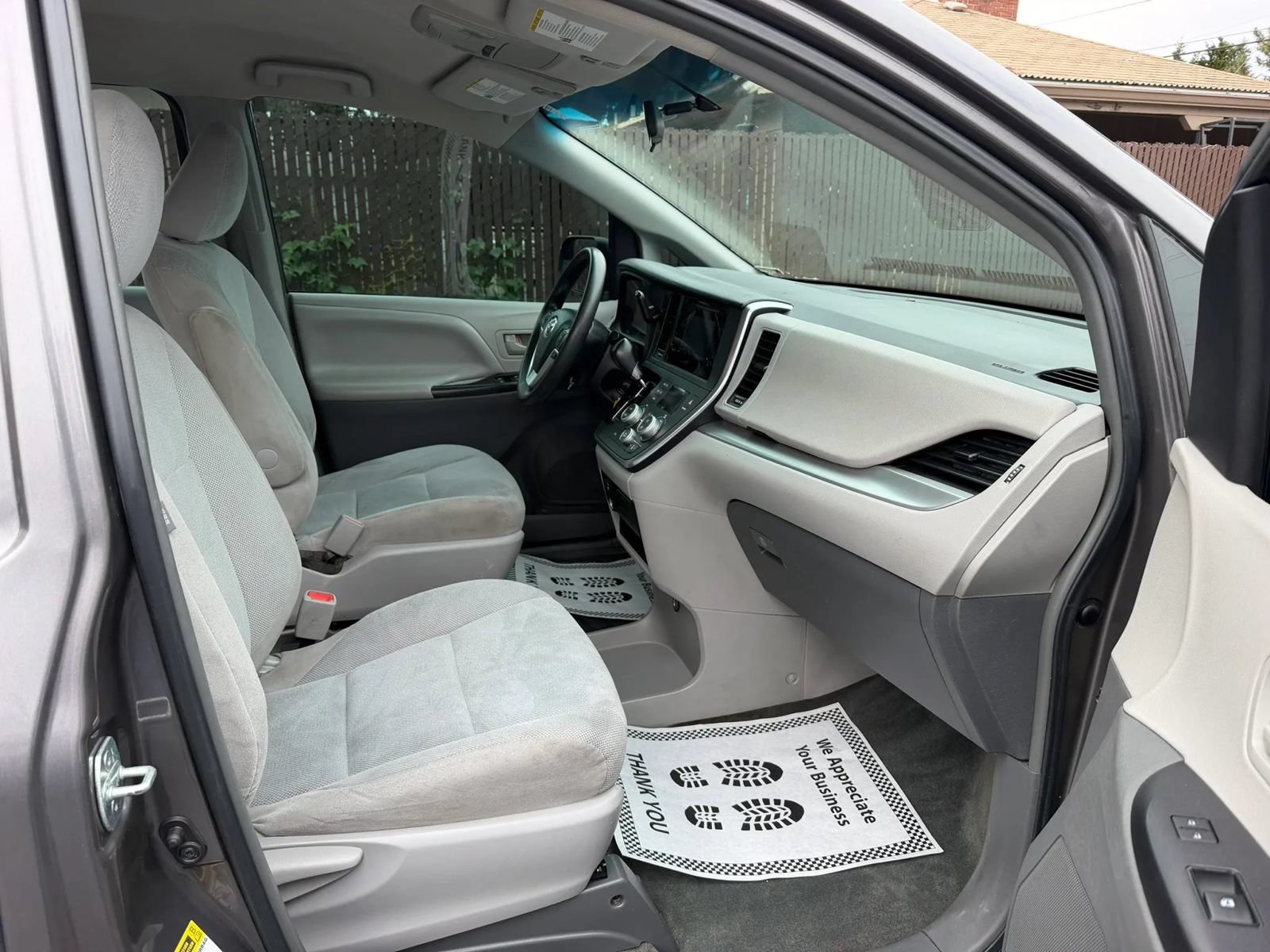 Used 2015 Toyota Sienna L FWD image 13