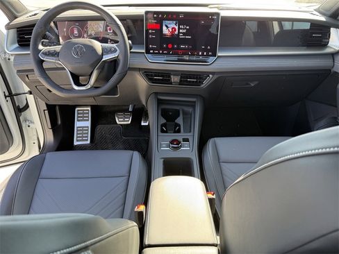 New 2026 Volkswagen Tiguan SE R-Line image 26