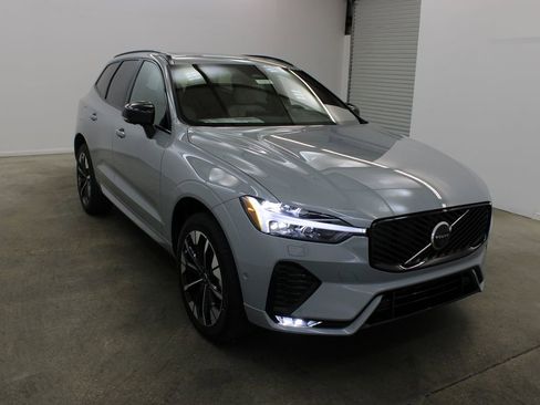 New 2026 Volvo XC60 B5 Plus w/ Protection Package Premier AWD/4WD image 6