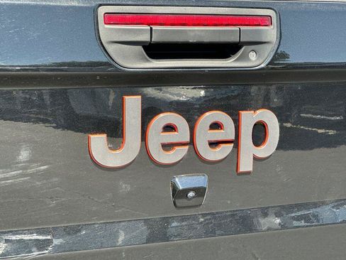 Used 2023 Jeep Gladiator Mojave w/ Cold Weather Group AWD/4WD image 26
