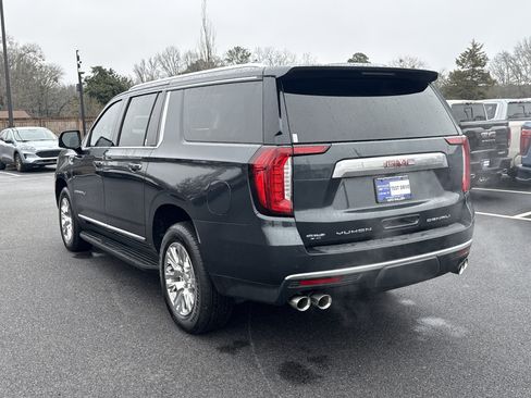 Used 2022 GMC Yukon XL Denali image 8