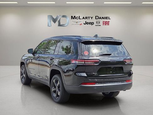 New 2025 Jeep Grand Cherokee L Altitude image 4